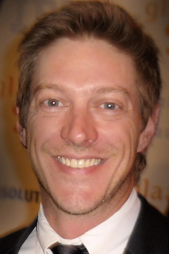 Photo of actor Kevin Rahm