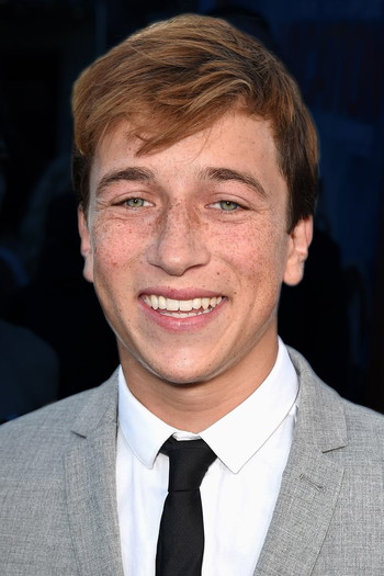 Photo of actor Skyler Gisondo