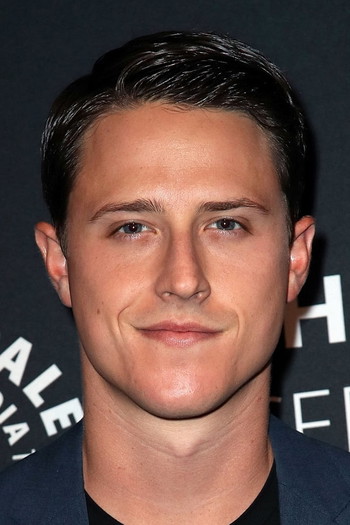 Photo of actor Shane Harper