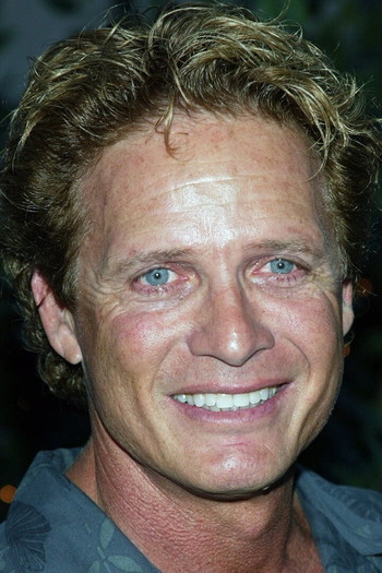 Photo of actor Steve Bond