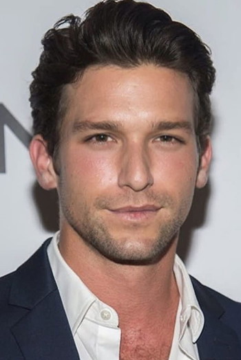 Photo of actor Daren Kagasoff