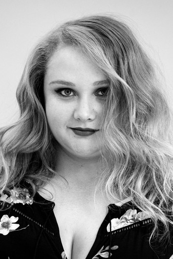 Photo of actress Danielle Macdonald