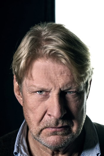 Photo of actor Rolf Lassgård