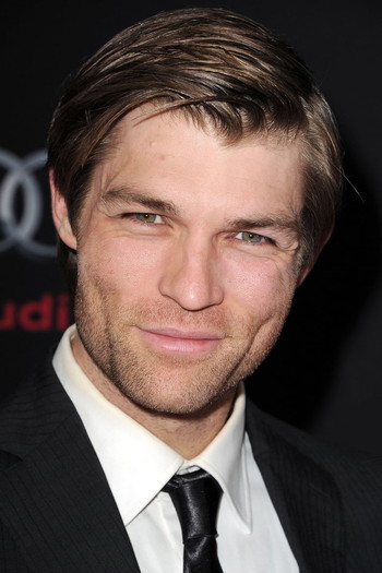 Photo of actor Liam McIntyre