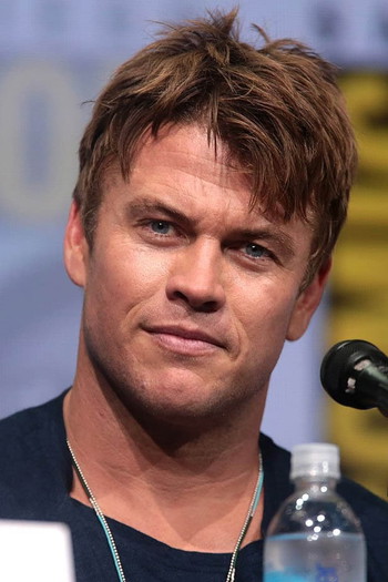 Photo of actor Luke Hemsworth