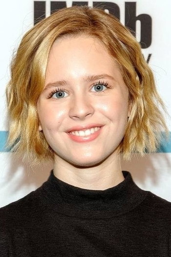 Photo of actress Lulu Wilson