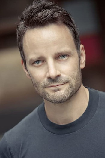 Photo of actor Ryan Robbins