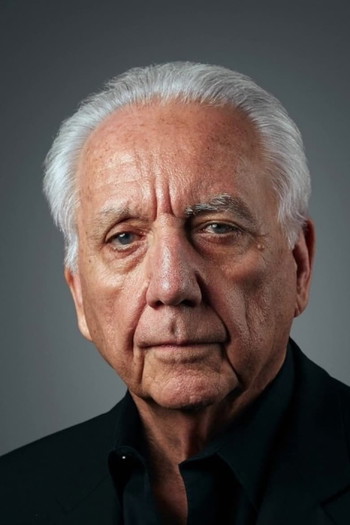 Photo of actor Bob Gunton