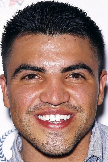 Фото актора Victor Ortiz