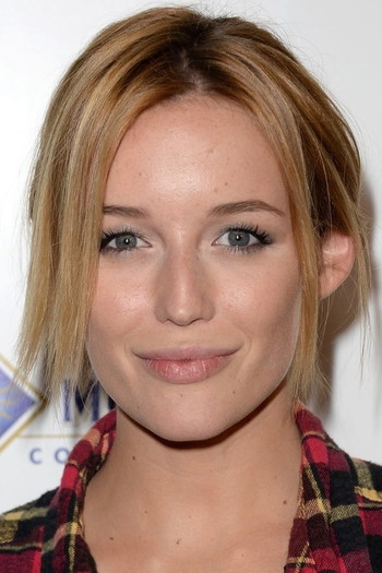 Photo of actress Sarah Dumont