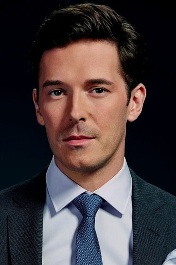 Photo of actor Sam Palladio