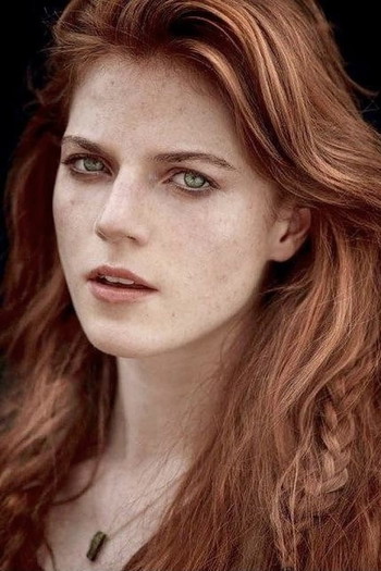 Photo of actress Rose Leslie