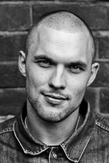 Photo of actor Ed Skrein