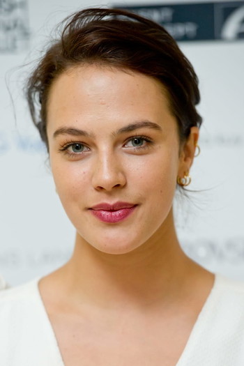 Photo of actress Jessica Brown Findlay