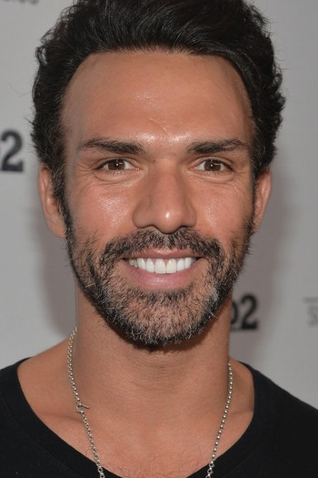 Photo of actor Darren Shahlavi