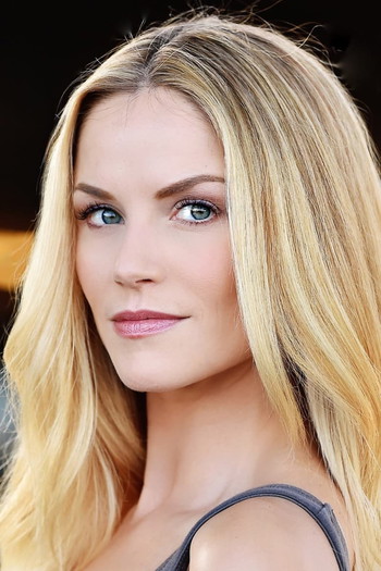 Photo of actress Ellen Hollman