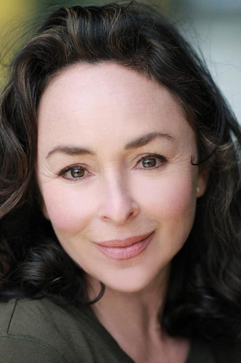 Photo of actress Samantha Spiro