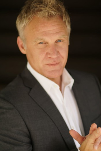 Photo of actor Terry Serpico