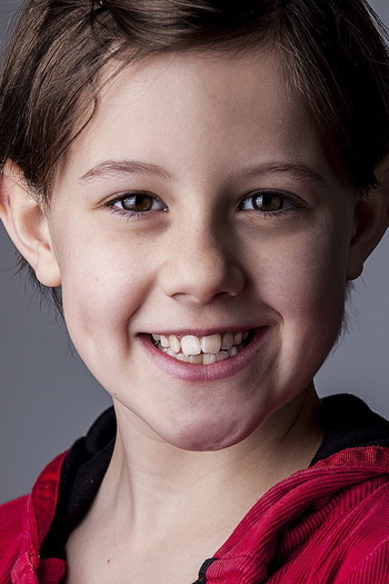 Photo of actress Ruby Barnhill