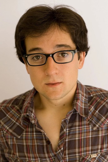 Photo of actor Josh Brener