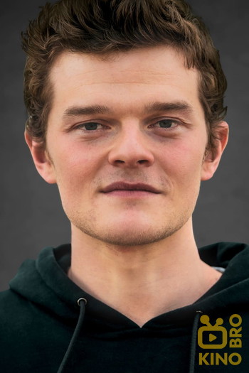 Photo of actor Robert Aramayo