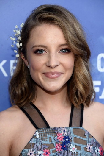 Photo of actress Samantha Isler