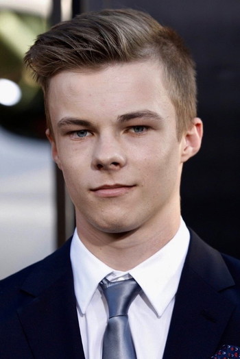 Photo of actor Nicholas Hamilton