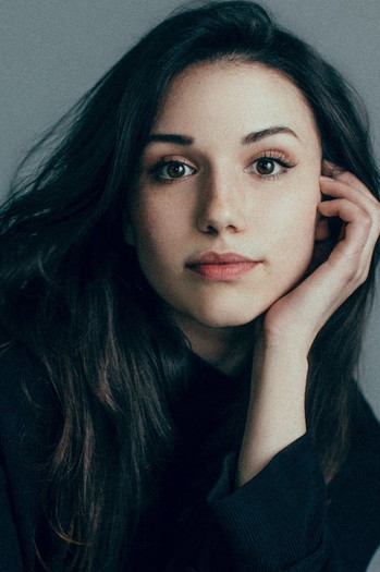 Photo of actress Grace Fulton