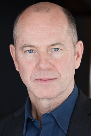 Photo of actor Stewart Arnott