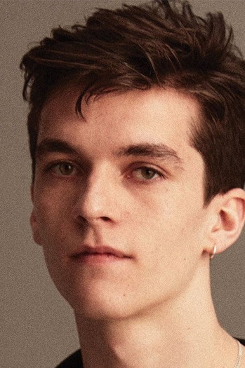 Photo of actor Fionn Whitehead