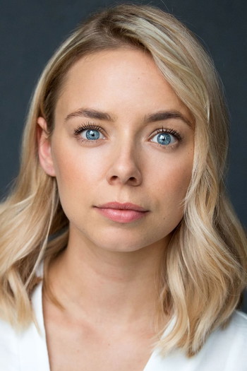 Photo of actress Sacha Parkinson