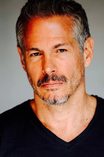 Photo of actor Kevin Bernhardt