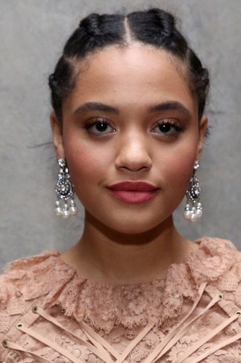 Photo of actress Kiersey Clemons