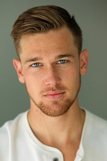 Photo of actor Taylor John Smith