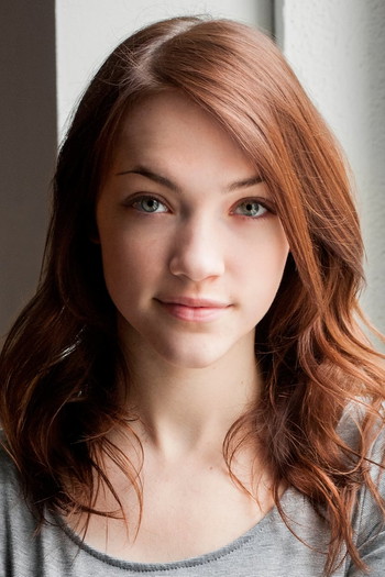 Photo of actress Violett Beane