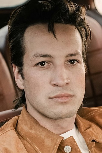 Photo of actor Marlon Williams