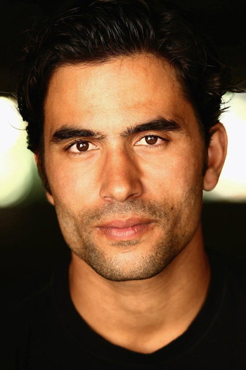 Photo of actor Ignacio Serricchio