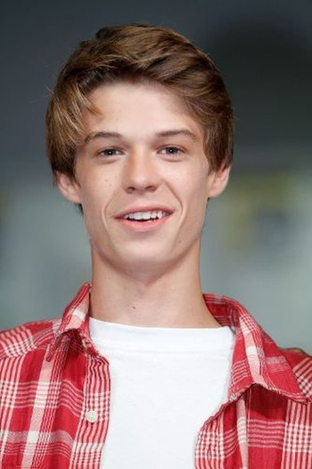 Фото актора Colin Ford