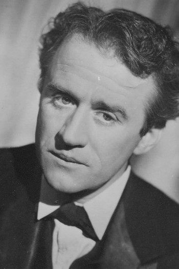 Photo of actor Cyril Cusack