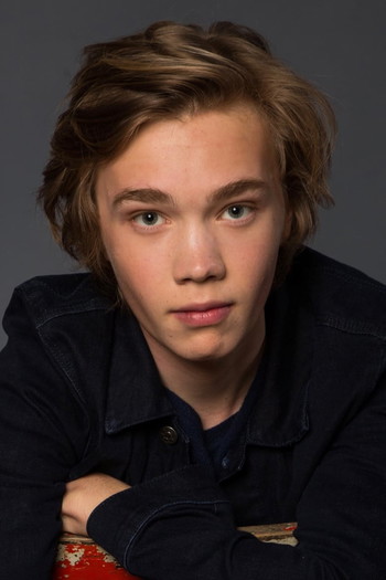 Photo of actor Charlie Plummer