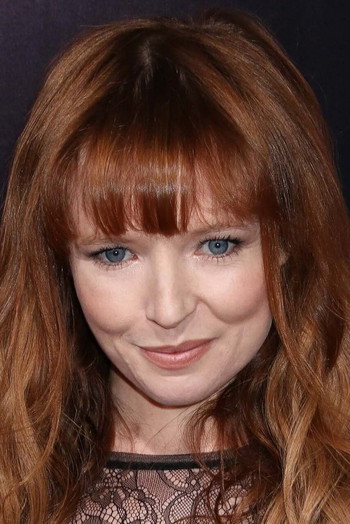 Photo of actress Stef Dawson