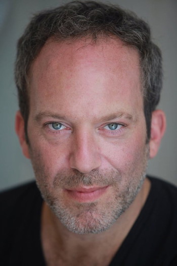 Photo of actor Mark Fleischmann