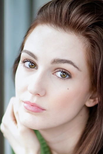 Photo of actress Kat Barrell