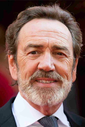 Photo of actor Robert Lindsay