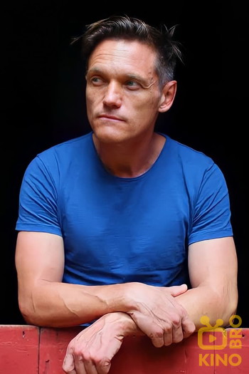 Photo of actor Rob van Vuuren