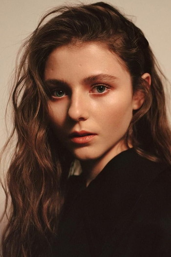 Фото актрисы Thomasin McKenzie