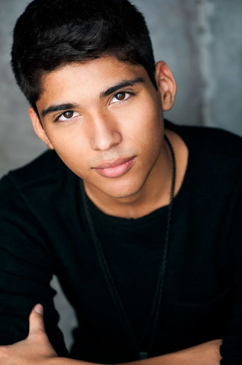 Photo of actor Michael Garza