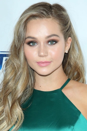 Photo of actress Brec Bassinger