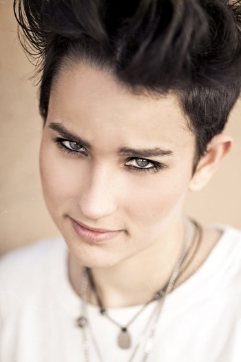 Photo of actor Bex Taylor-Klaus