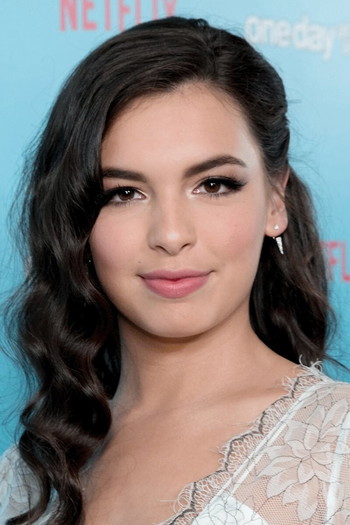 Photo of actress Isabella Gomez